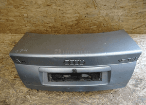 Audi A4 B6 sedan tylna klapa 2