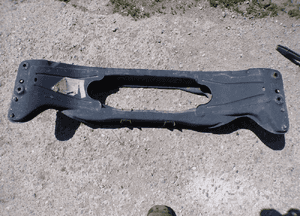 BELKA TYLNA TRAWERSA RAMA ALFA ROMEO 147 BEZ KOROZJI 2