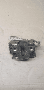 Zamek drzwi prawy przód klamka Opel Corsa B 1