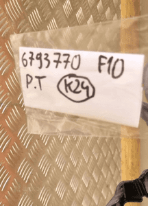 BMW F10 ZWROTNICA PRAWA PRAWY TYŁ TYLNA PIASTA 6793770 16