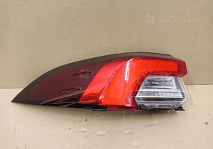 Lampa lewa tylna lewy tył toyota corolla E21 led sedan 19- 1