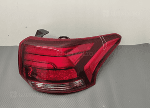 OUTLANDER III LAMPA PRAWA TYŁ LIFT 3