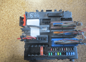 MODUŁ SKRZYNKA BSI OPEL VECTRA C 13205774 1