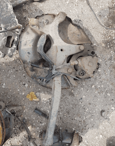 zwrotnica prawa przód mercedes w 210 2102301