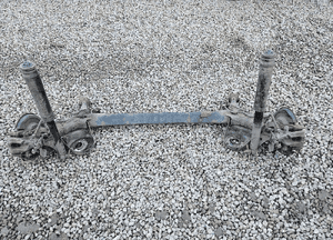 Toyota PRIUS III 09-15 belka tylna oś 4