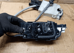 Zamek drzwi prawy przód Skoda Rapid 5E2837016 6