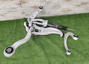 ZWROTNICA WAHACZ AMORTYZATOR BMW 8 G16 6884385 5