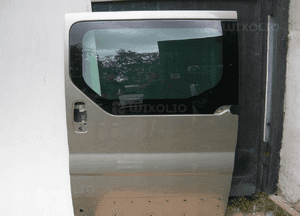 Drzwi boczne przesówne lewe Renault Trafic Vivaro 1