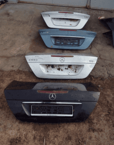 MERCEDES E 211 klapa tył tylna sedan czarna granatowa srebrna 1
