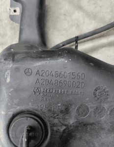 Zbiorniczek spryskiwaczy Mercedes C Klasa W204 2046801560 3