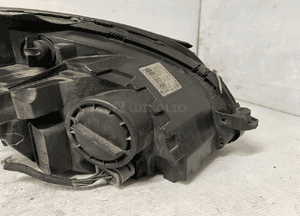Lampa przod lewy Mercedes w204 A2048208561 UK 7