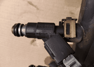 VW Polo 97 1.4 8V AEX wtryskiwacz listwa wtryskowa 3