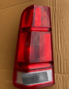 Lampa tylna lewa górna Land Rover Discovery 2 II 1