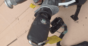 STACYJKA KLUCZYK SKODA OCTAVIA I RADOM 2