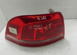 Lampa w błotnik lewy tył tylna lewa vw passat kombi B7 10-14 1