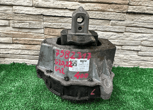 Poduszka pod silnik bmw G20 G42 G22 7582317