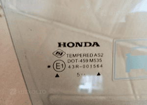 Szyba prawy przód przednia prawa Honda Jazz 3D AS2 05r 2