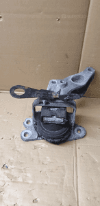 Łapa silnika poduszka Opel Vivaro B Trafic III 1.6 DCI 112101360R 1