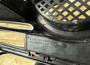 Grill atrapa przód zderzaka mercedes citan ii 2 W420 2021- A4205030000 cały 5