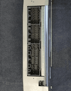 JAGUAR XE X760 WZMACNIACZ AUDIO ORYGINAŁ 4