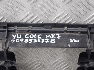 Kratka środkowa zderzaka vw golf vii  5G0853677B 8
