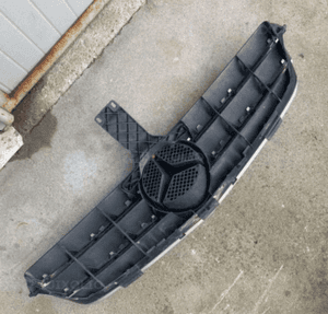 MERCEDES CLK 209  atrapa grill AMG logo znaczek 3