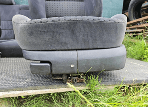 Fotele Fotel Siedzenie Kanapa Oparcie Welur VW Golf IV 4 5D Komplet 12