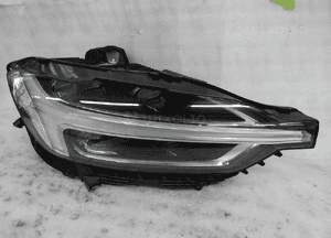 Volvo XC60 ii full led idealna lampa przednia prawa 2