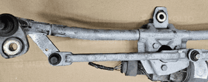 Audi A3  8L mechanizm wycieraczek przód silniczek  1J0955325A 4
