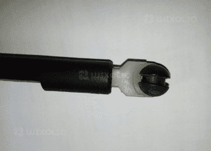 Ford Focus MK2 zamek maski wkladka 4