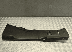 AUDI Q7 OSŁONA SŁUPKA B POSZYCIE PRAWE 2