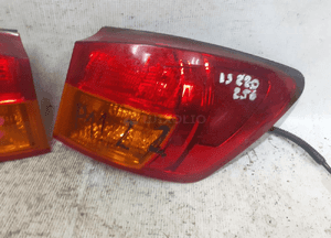 Komplet tyl tylnych lamp prawa i lewa lexus IS220/250 2