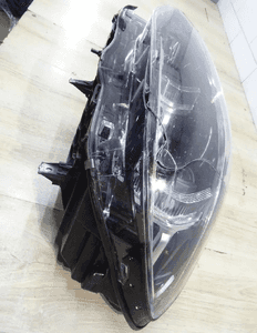8739653-02 lampa lewa  przód  BMW X3 G01 X4 G02 ADAPTIVE LED 11