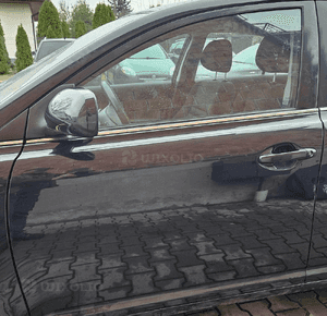 Toyota Avensis T25  drzwi przód przednie   prawe 209 2