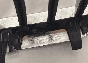 Atrapa nerka prawa przód grill bmw 5 G30 G31 2017- 8070470 cała 3