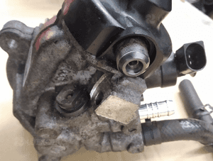 VW Passat B8 1.6 2.0 TDI pompa wtryskowa paliwa 0445010537 04L130755D 4