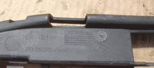 Kratka zderzaka środkowa przód Renault Clio III 019370 5