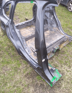 Bmw X1 F48 prawy tylny błotnik ćwiartka prawa tył słupek b próg 4