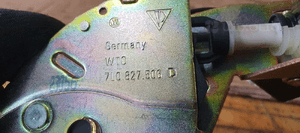 Zamek szyby klapy bagażnika VW Touareg 7L0827506D 3B0959781D 9