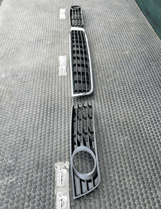 Kratka Halogen Srodkowa Zderzaka Ramka Chrom Maskownica AUDI A4 B6 6