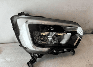 Lampa prawy przod renault master iv 4 260105567R 1