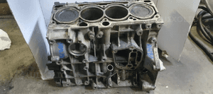 Silnik blok silnika słupek dół Audi A4 B6 1.6 ALZ 2