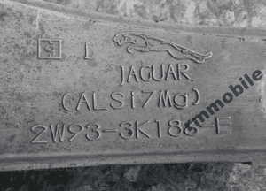 Zwrotnica piasta lewy przód Jaguar XJ8 2006 3