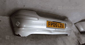 Zderzak tył tylny toyota yaris 1 i 199 srebrny lift fl 4