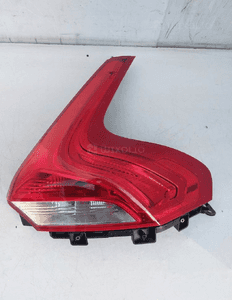 VOLVO V40 II LAMPA TYŁ prawa 31395845 1