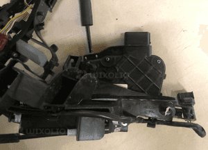 Zamek drzwi prawy tylny 8X2A-26412 Jaguar XF R-Sport 1