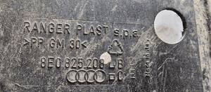 Osłona płyta podwozia prawa Audi A4 B6 8E0825208B 5