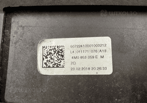 Listwa na drzwi lewy tył audi Q7 ii 4M0853969B 2015- 4