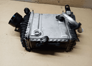 Intercooler chłodnica intercoolera Mercedes E-Klasa W213 2.0 CDI A6540900100 3