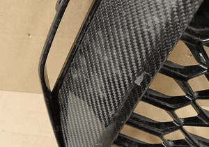 Kratka zderzaka przód przednia prawa audi RS7 4K8 carbon 18- 2